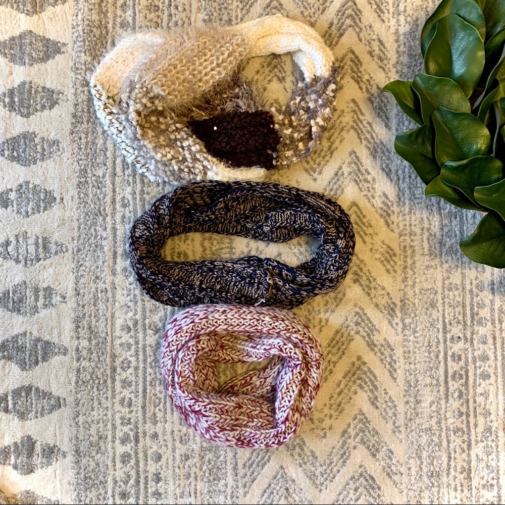 Women’s infinity scarves. Set of 3.